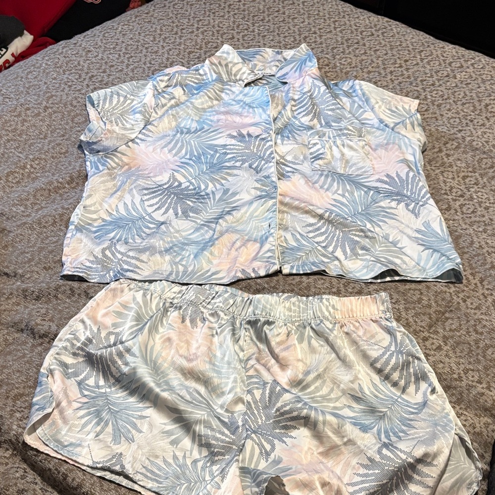Lake & Dawn Tropical Print Pajama Set